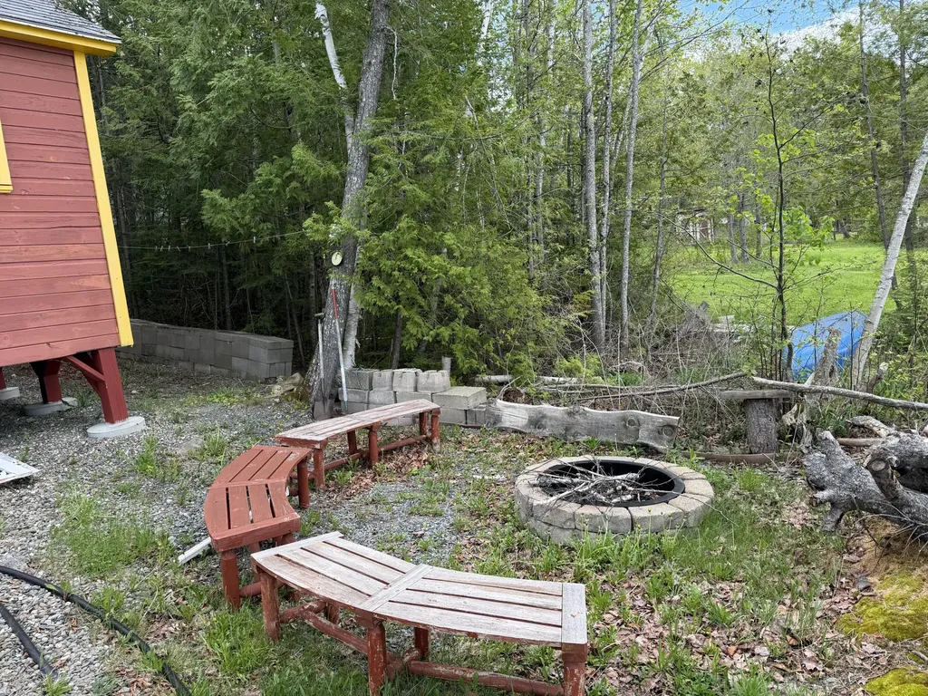76 Hoover Lane Lincoln ME 04457