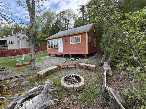 76 Hoover Lane Lincoln ME 04457