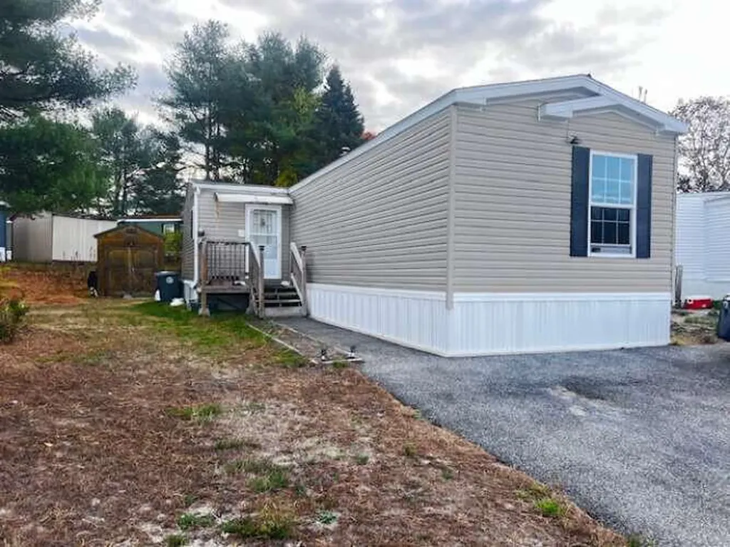 195 Wickham Way Westbrook ME 04092