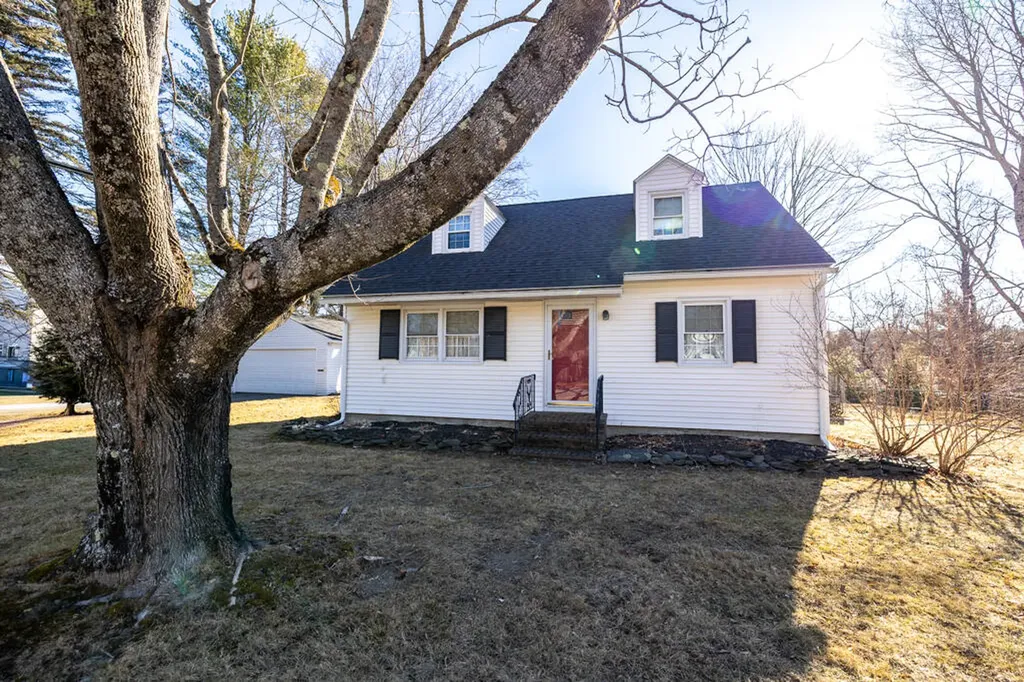 93 Adams Street Gardiner ME 04345