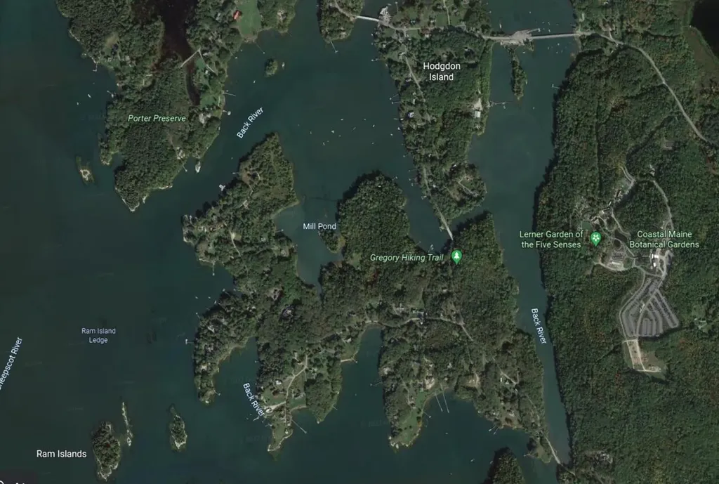 44-4 Windrush Lane Boothbay ME 04537
