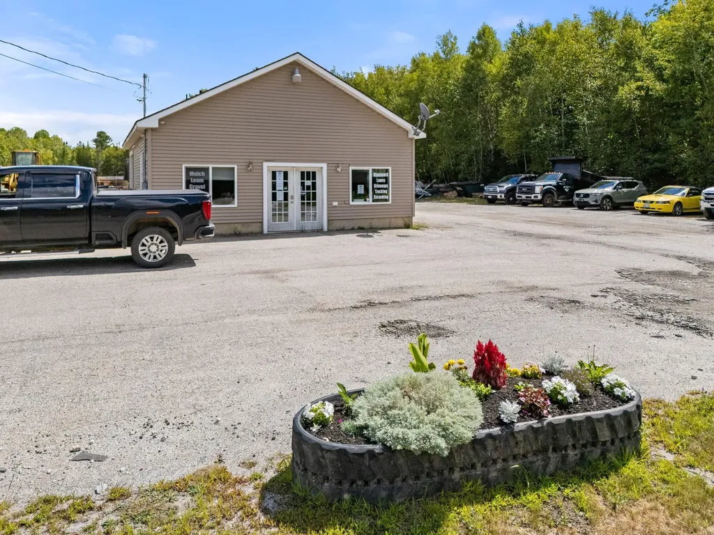 136 Us-1 Verona Island ME 04416