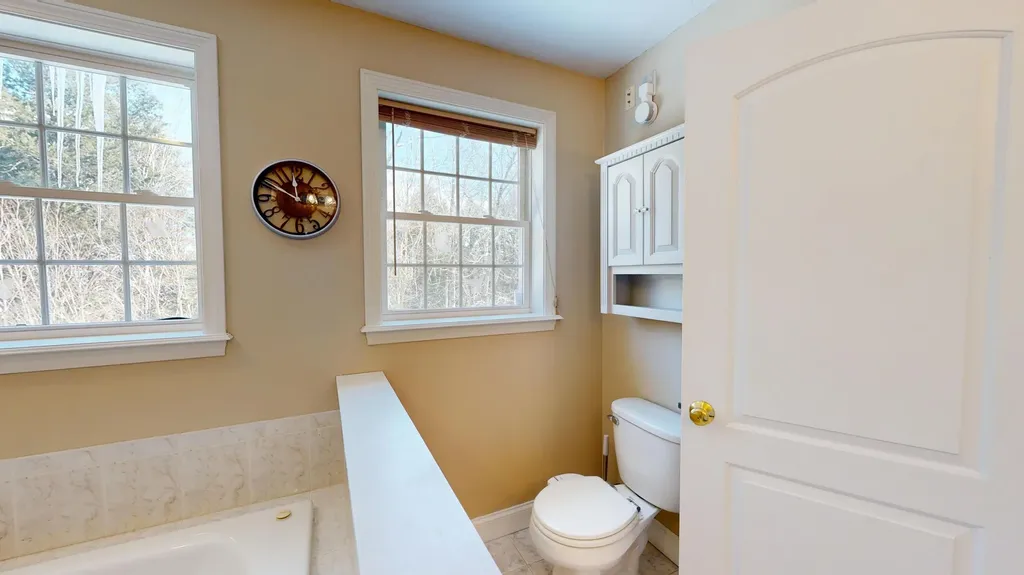 26 Hemlock Lane New Gloucester ME 04260