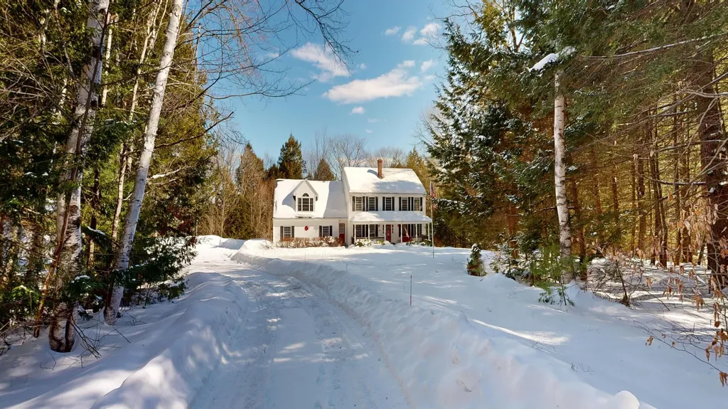 26 Hemlock Lane New Gloucester ME 04260