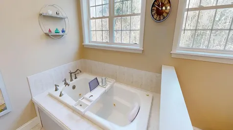 26 Hemlock Lane New Gloucester ME 04260