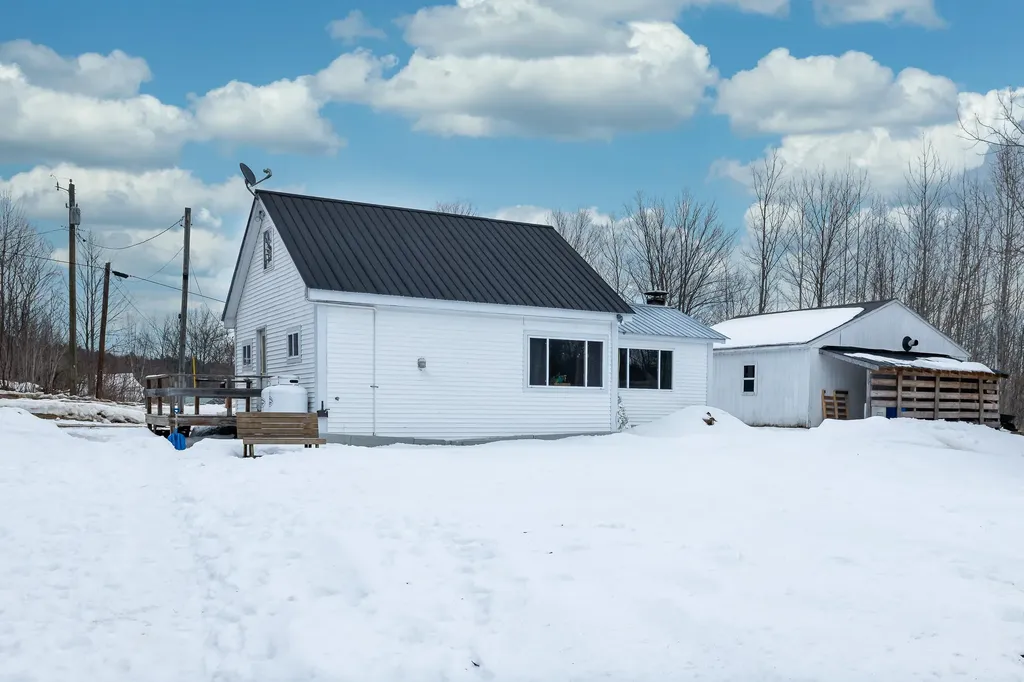 240 Darrington Road Hartford ME 04220
