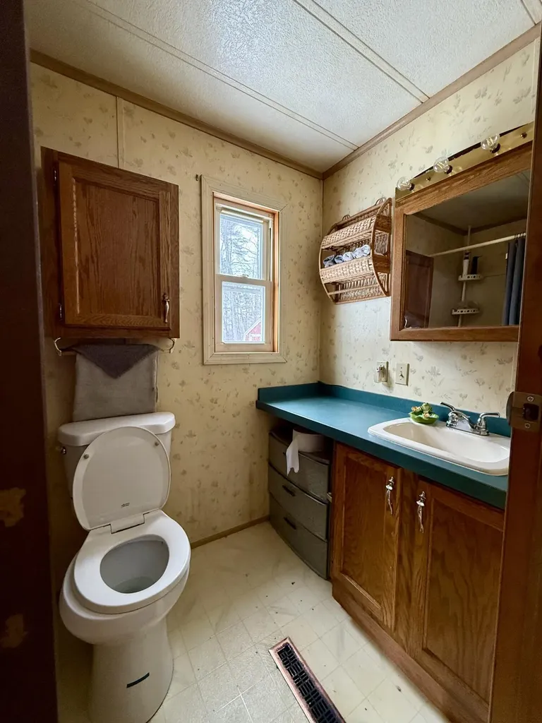 49 Merryman Road Glenburn ME 04401