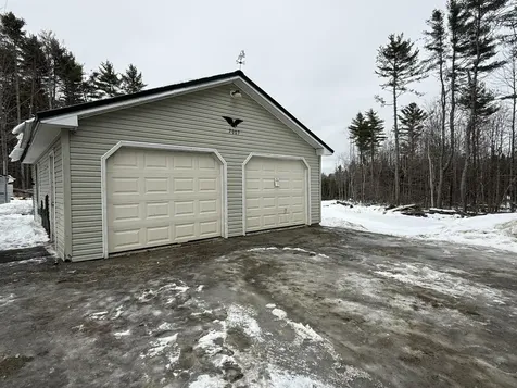 49 Merryman Road Glenburn ME 04401