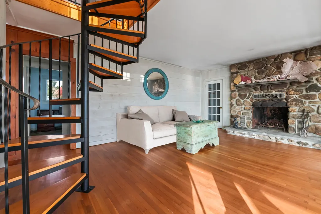 81 Nubble Road York ME 03909