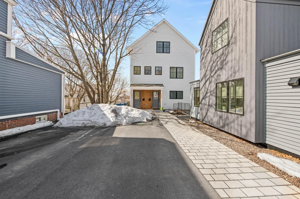 Portland ME, 34 Hammond Street, Unit C