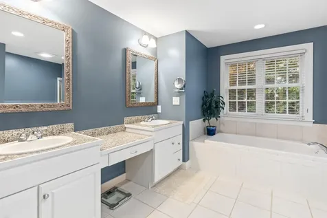 11 Fox Run Road Falmouth ME 04105