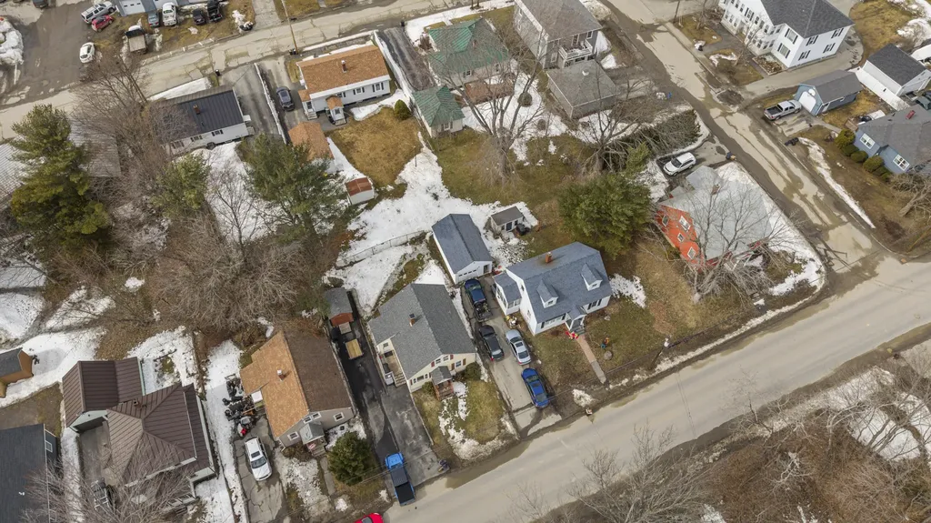 28 Hallowell Street Winslow ME 04901