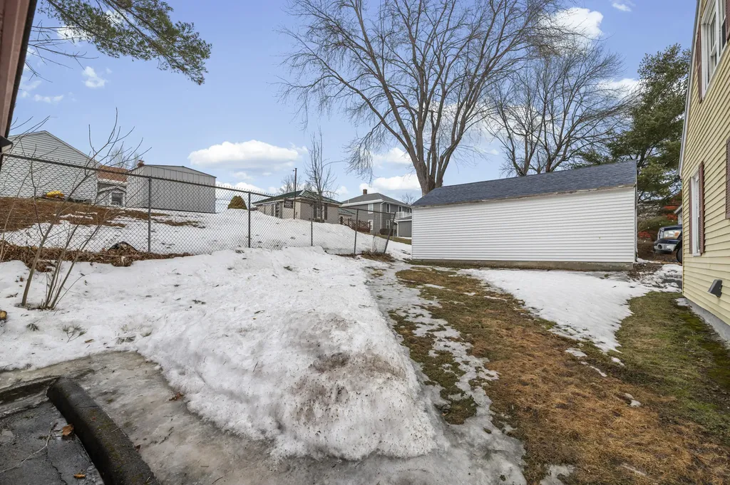 28 Hallowell Street Winslow ME 04901