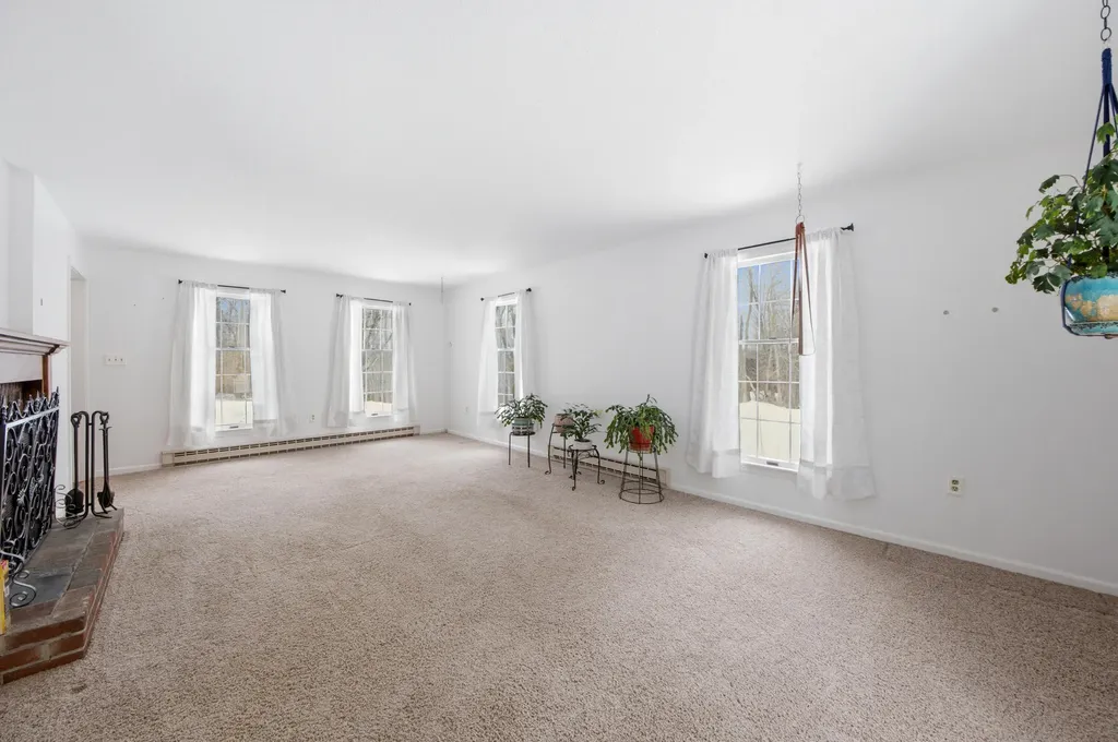 53 Shipyard Road Friendship ME 04547