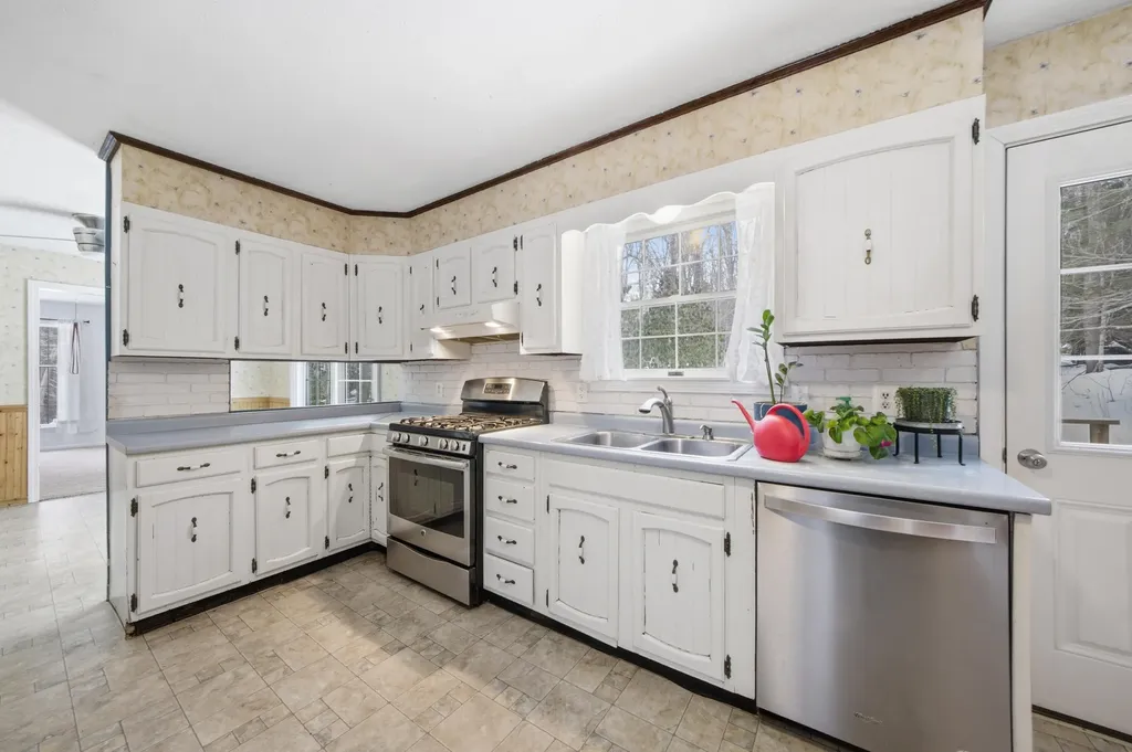53 Shipyard Road Friendship ME 04547