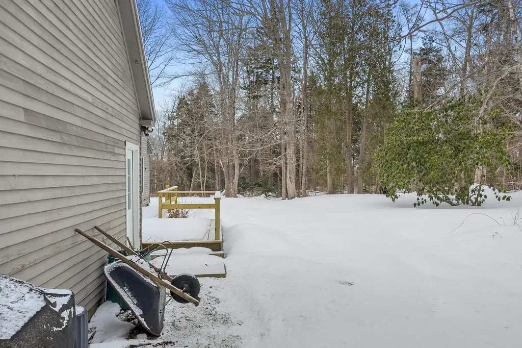 53 Shipyard Road Friendship ME 04547