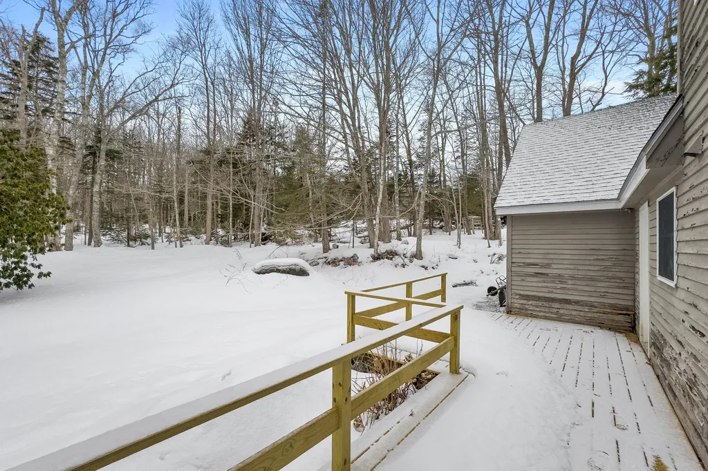 53 Shipyard Road Friendship ME 04547