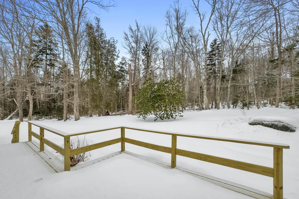 53 Shipyard Road Friendship ME 04547