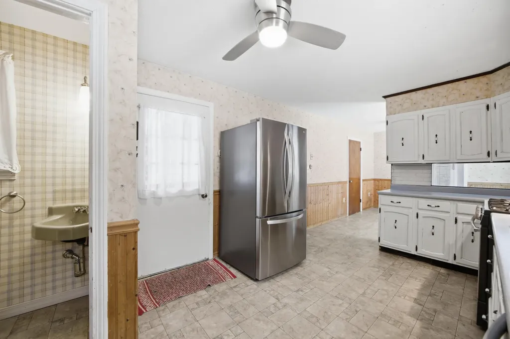 53 Shipyard Road Friendship ME 04547