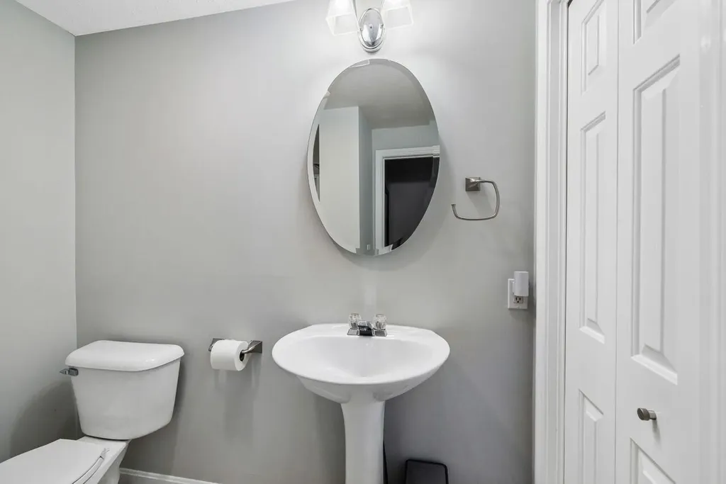 11 Greenwich Way Kennebunk ME 04043
