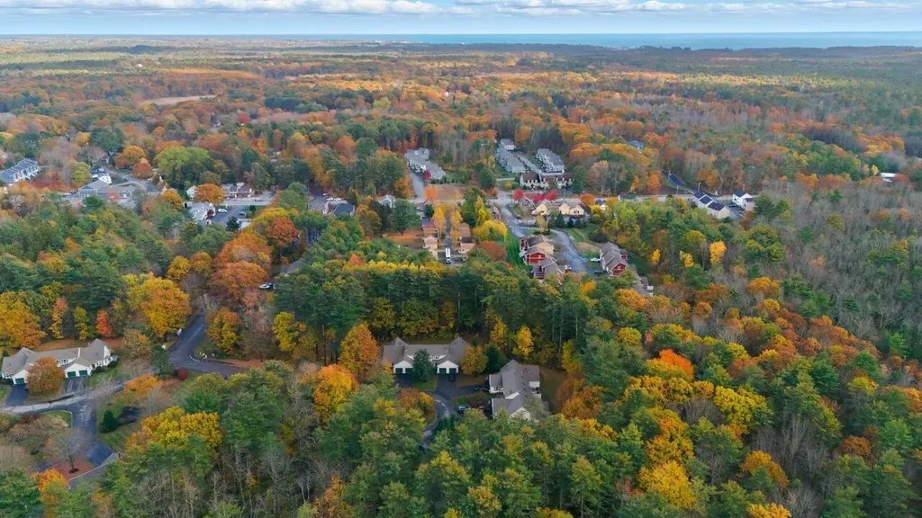 11 Greenwich Way Kennebunk ME 04043