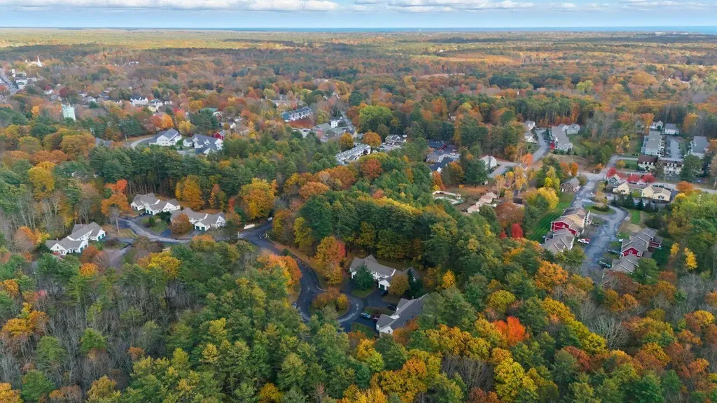 11 Greenwich Way Kennebunk ME 04043