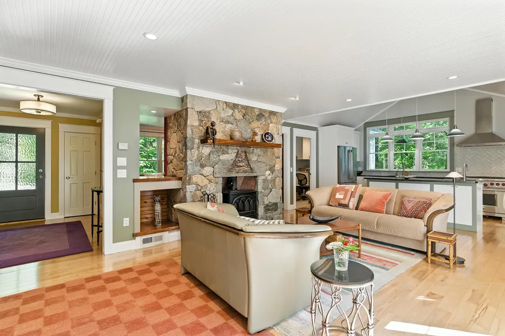 853 Mere Point Road Brunswick ME 04011