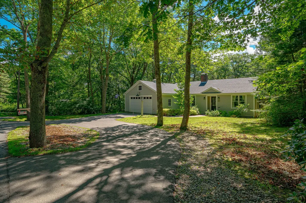 853 Mere Point Road Brunswick ME 04011
