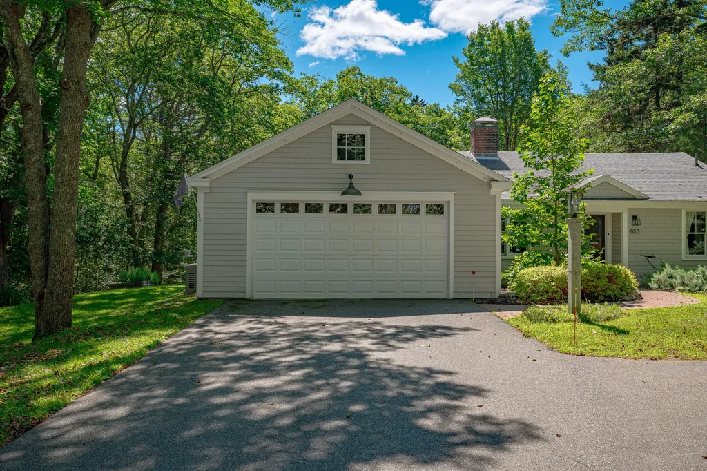 853 Mere Point Road Brunswick ME 04011