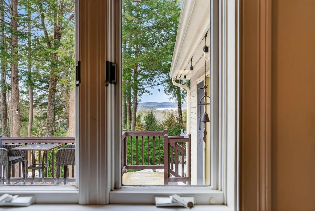 15 Presidential View Raymond ME 04071