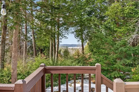 15 Presidential View Raymond ME 04071