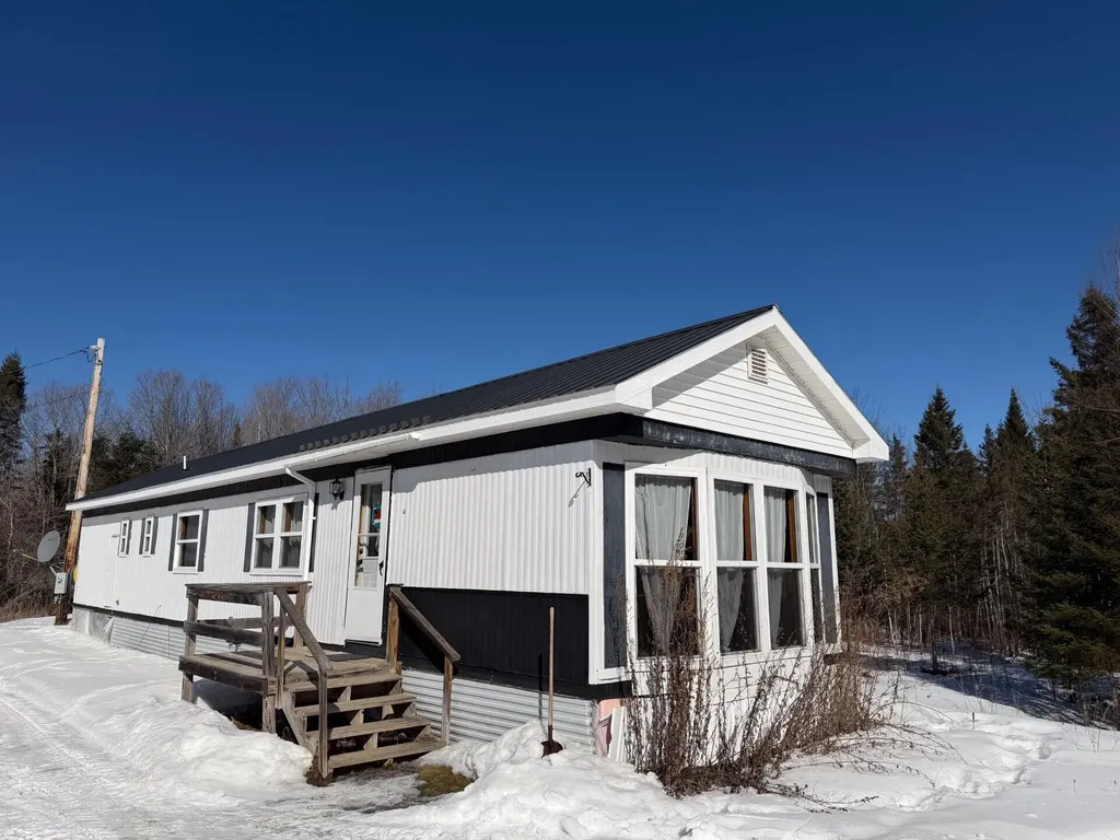 995 B Road Ludlow ME 04730