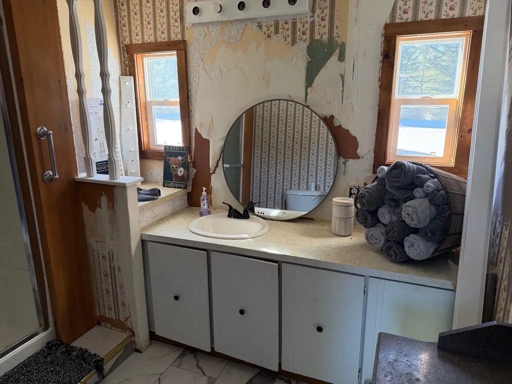 995 B Road Ludlow ME 04730