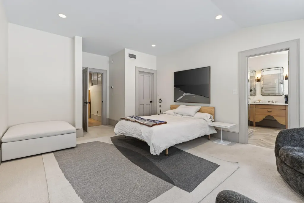 52 Maeves Way Cumberland ME 04110