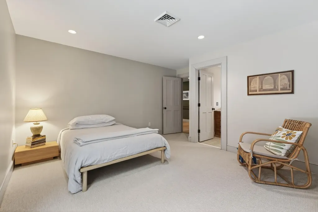 52 Maeves Way Cumberland ME 04110