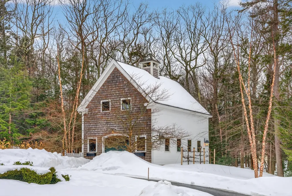52 Maeves Way Cumberland ME 04110