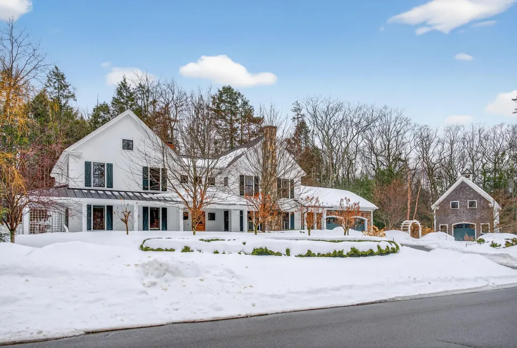 52 Maeves Way Cumberland ME 04110