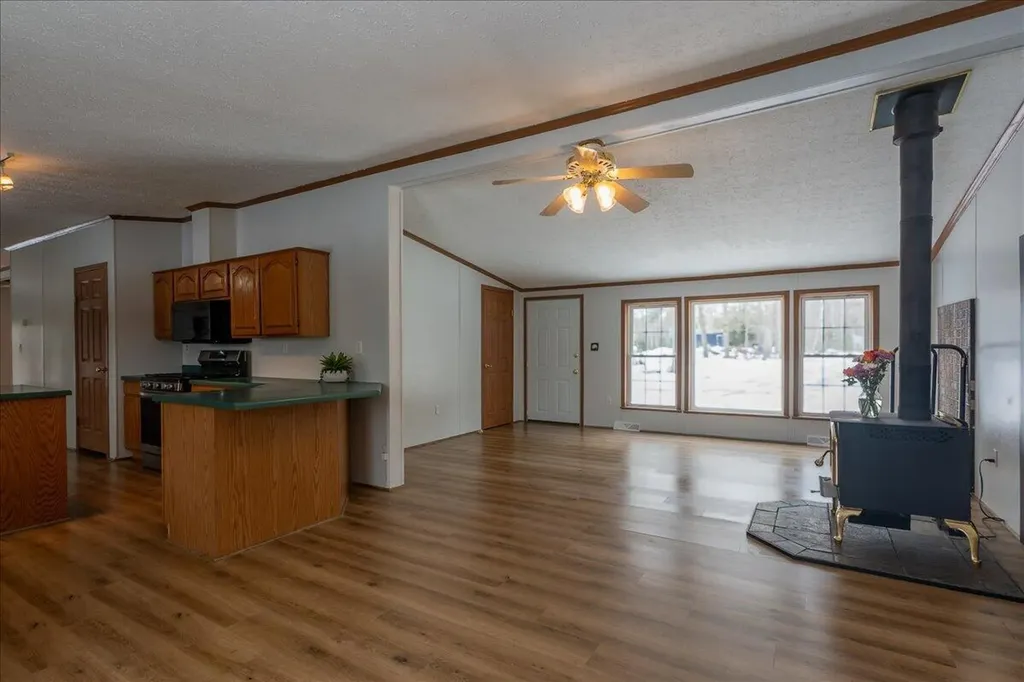 276 Violet Lane Waldoboro ME 04572
