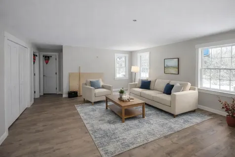 11 Moore's Way Standish ME 04085