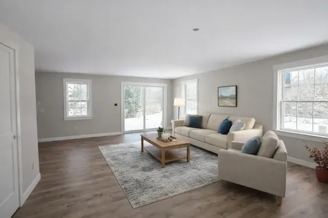 11 Moore's Way Standish ME 04085
