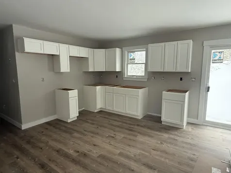 11 Moore's Way Standish ME 04085