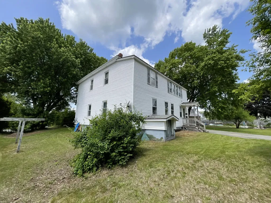 68 Prospect Street Millinocket ME 04462