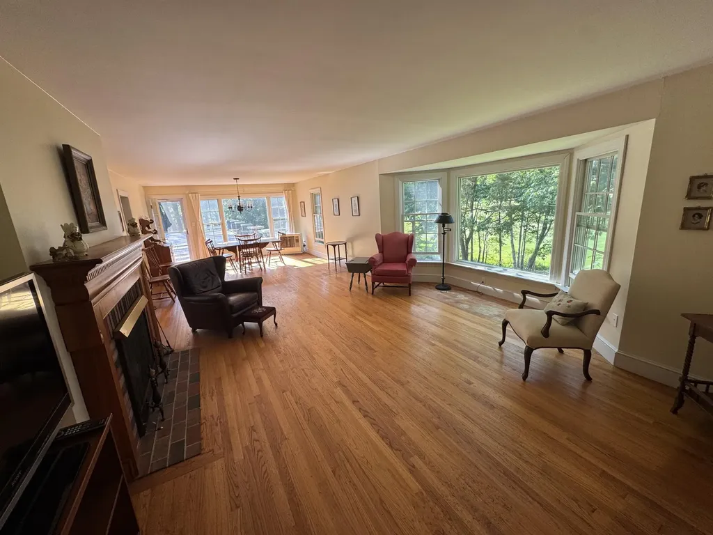 10 Pheasant Hill Road Cape Elizabeth ME 04107