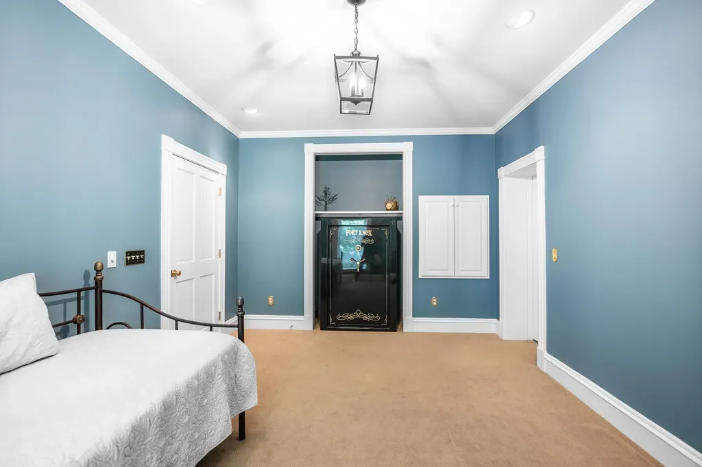 1290 State Street Veazie ME 04401