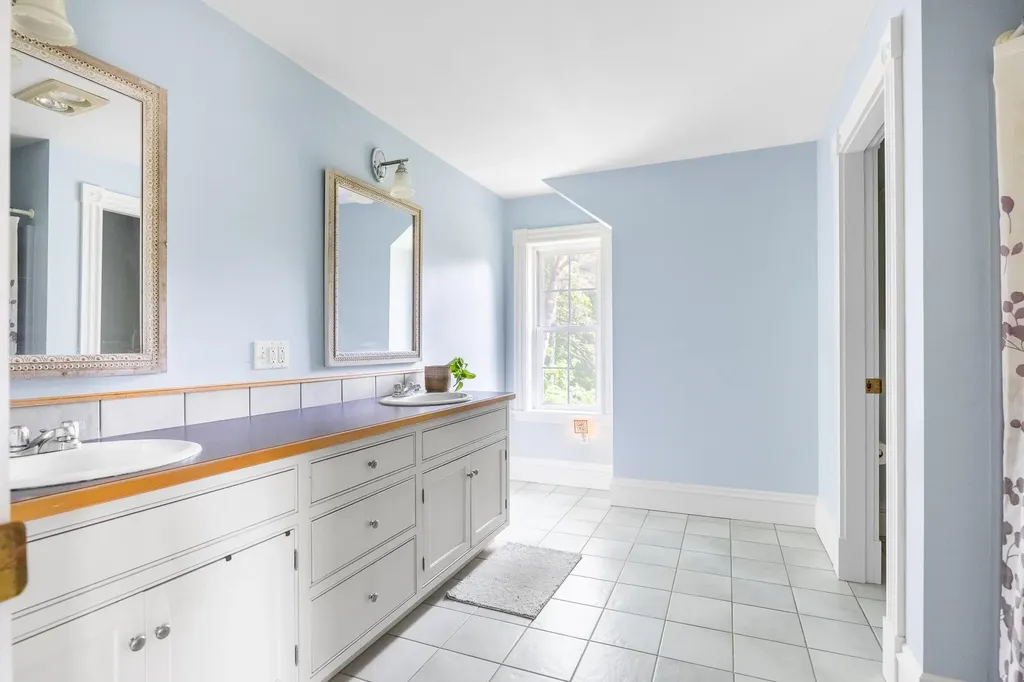 1290 State Street Veazie ME 04401