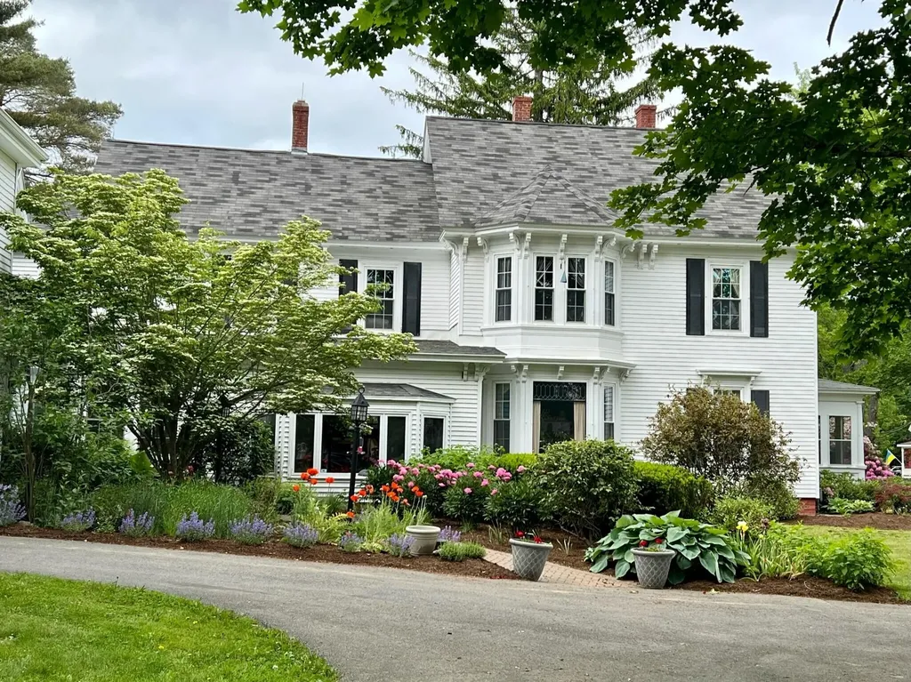1290 State Street Veazie ME 04401