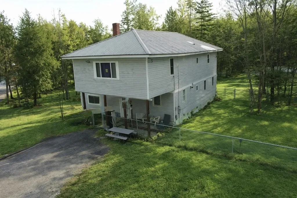 9 Grant Drive Dover-foxcroft ME 04426