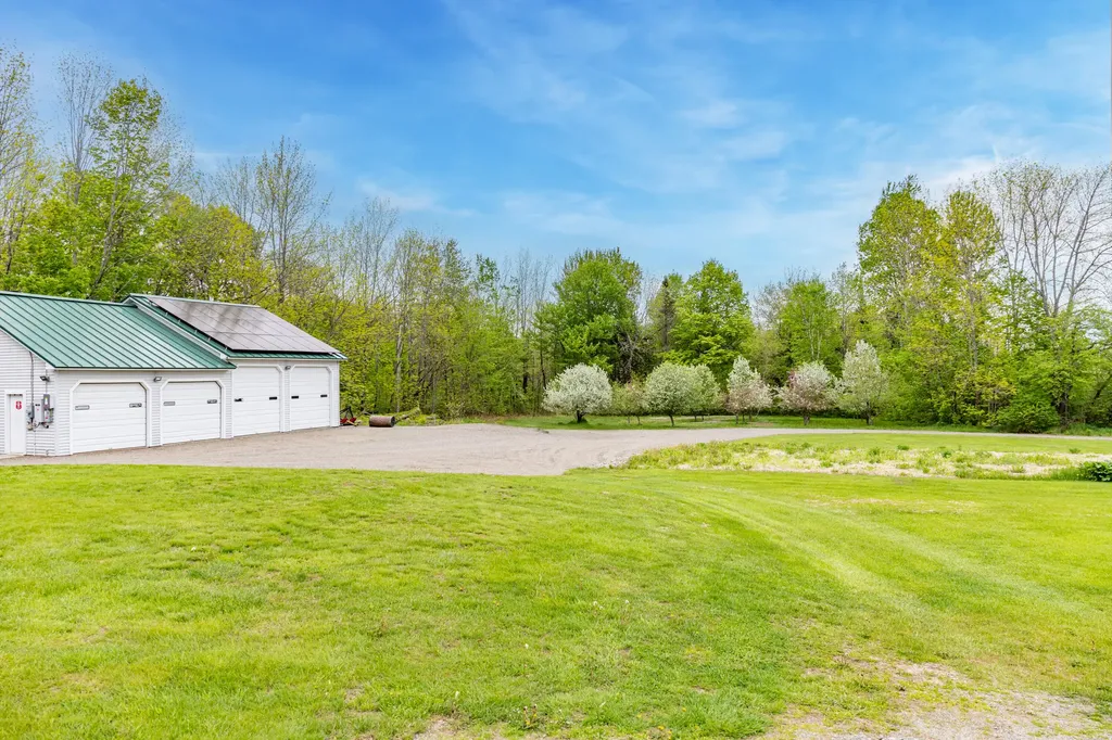 303 Williams Road Bradford ME 04410
