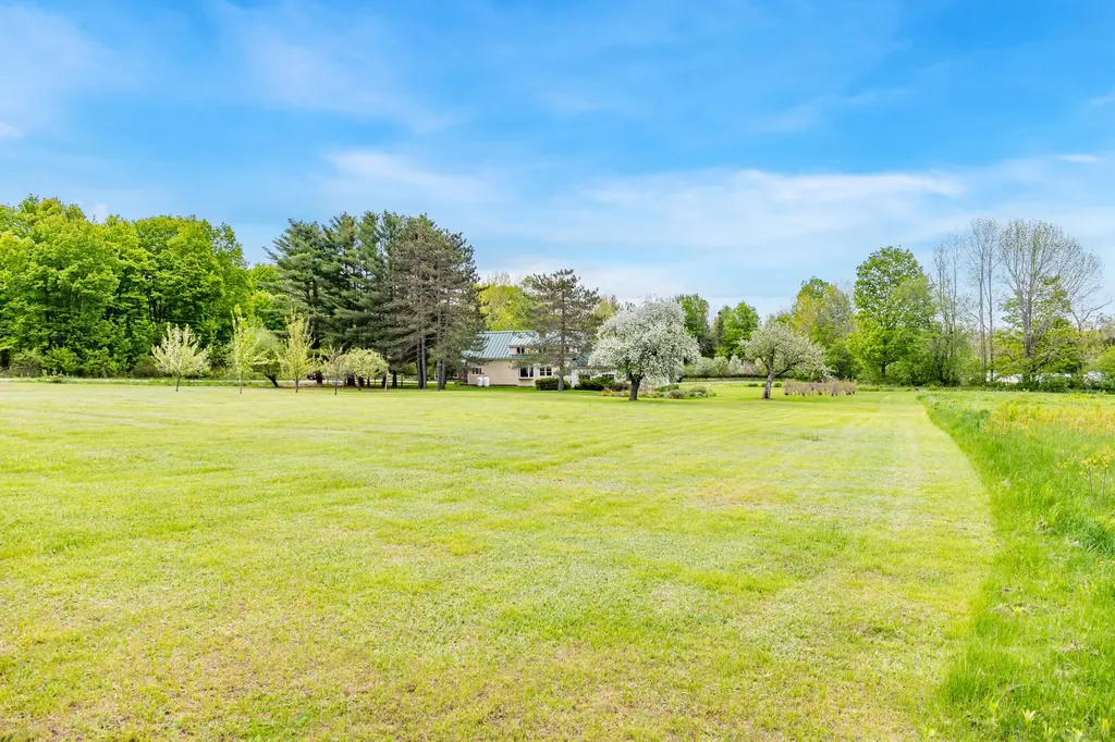 303 Williams Road Bradford ME 04410