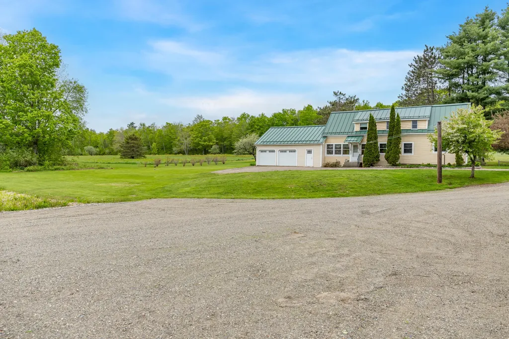 303 Williams Road Bradford ME 04410